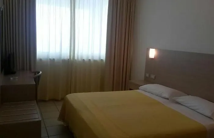 Miramare Отель Джулианова